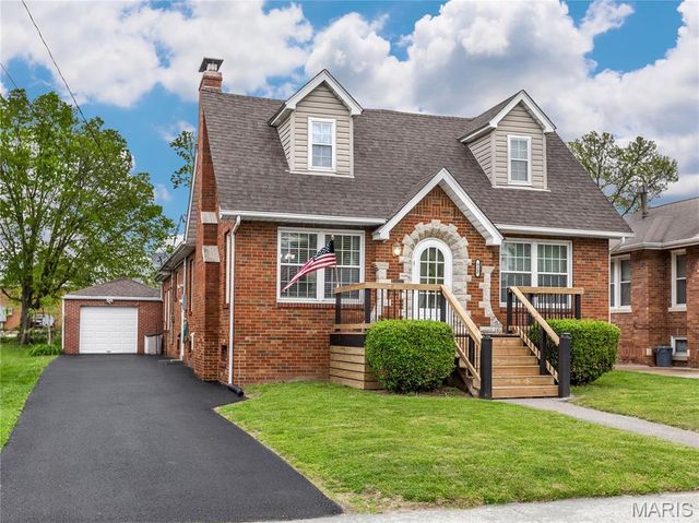 827 Bond Avenue, Collinsville, IL 62234