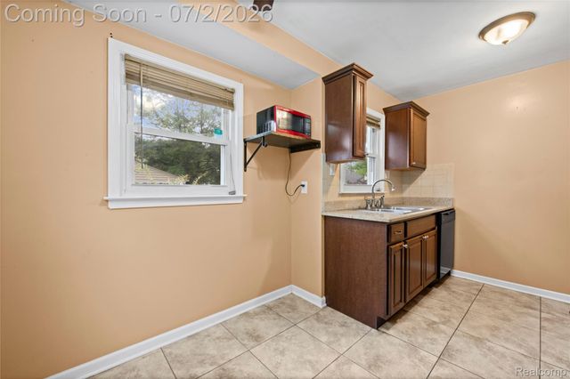 24719 Princeton Street, Dearborn, MI 48124