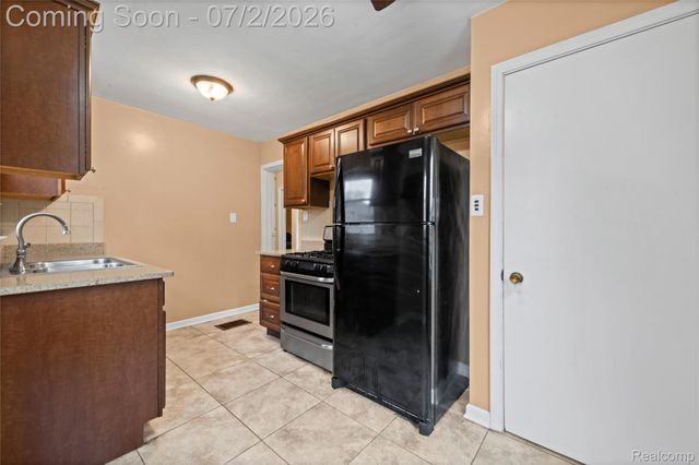 24719 Princeton Street, Dearborn, MI 48124