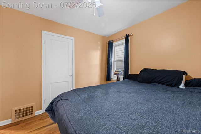 24719 Princeton Street, Dearborn, MI 48124
