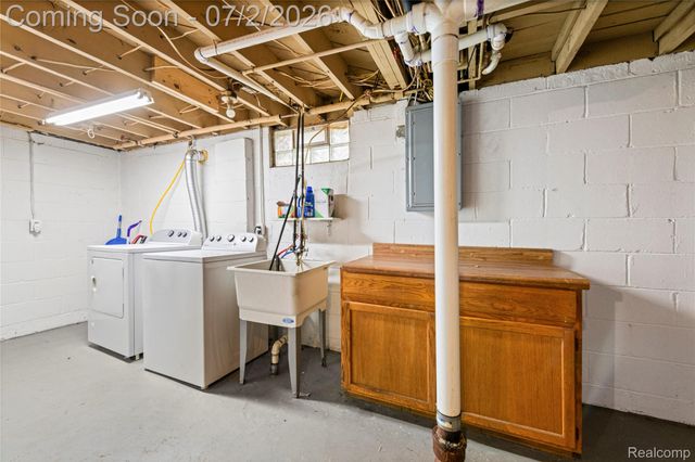24719 Princeton Street, Dearborn, MI 48124