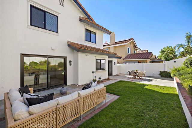 20 Osoberry, Rancho Santa Margarita, CA 92688