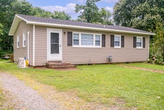 502 N Main St, Loretto, TN 38469
