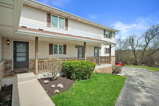 1605 Vogt DRIVE, West Bend, WI 53095