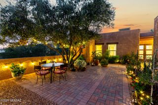 6601 N Foothills Drive, Tucson, AZ 85718