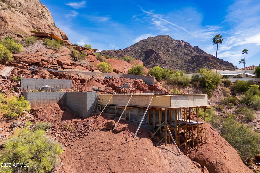 Image 25 of property listing at 4839 E GRANDVIEW Lane 45, Phoenix, AZ 85018