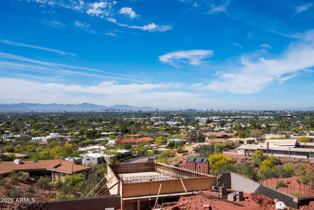 Image 27 of property listing at 4839 E GRANDVIEW Lane 45, Phoenix, AZ 85018