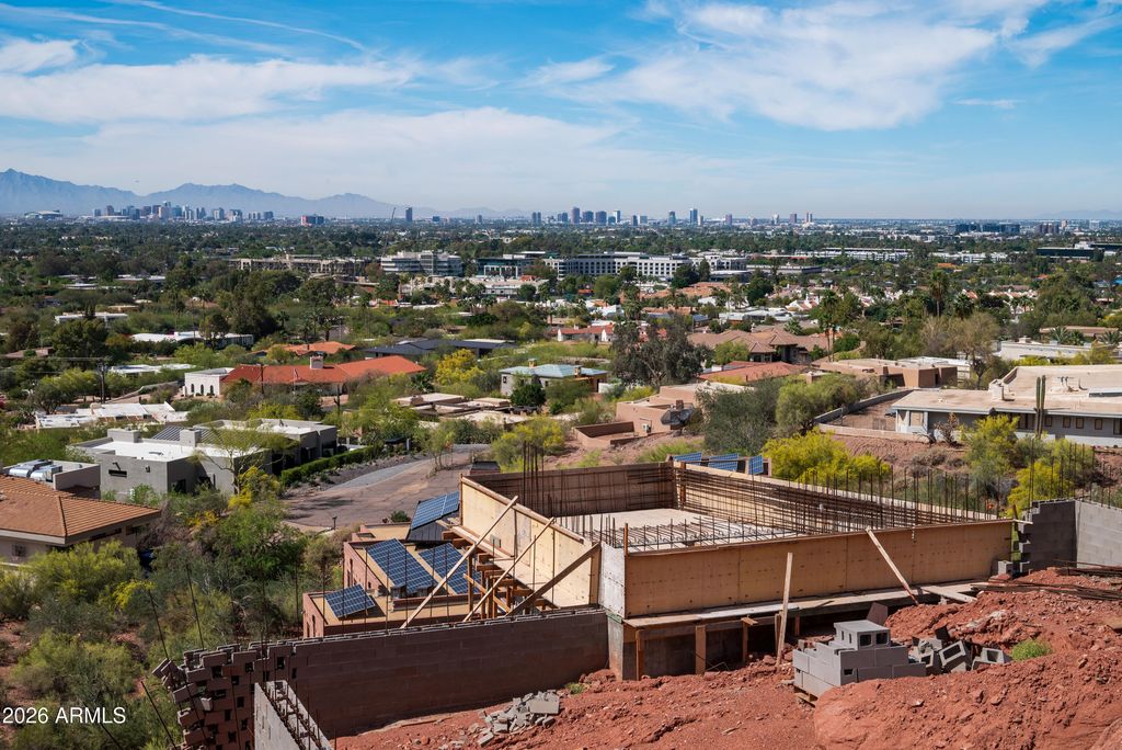 Image 29 of property listing at 4839 E GRANDVIEW Lane 45, Phoenix, AZ 85018