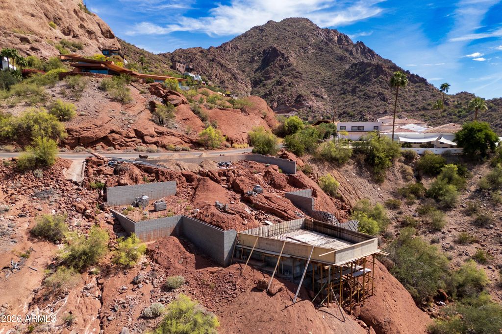 Image 35 of property listing at 4839 E GRANDVIEW Lane 45, Phoenix, AZ 85018