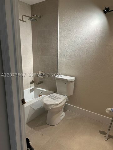 8964 W Flagler St 209, Miami, FL 33174