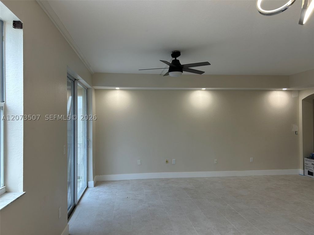 8964 W Flagler St 209, Miami, FL 33174