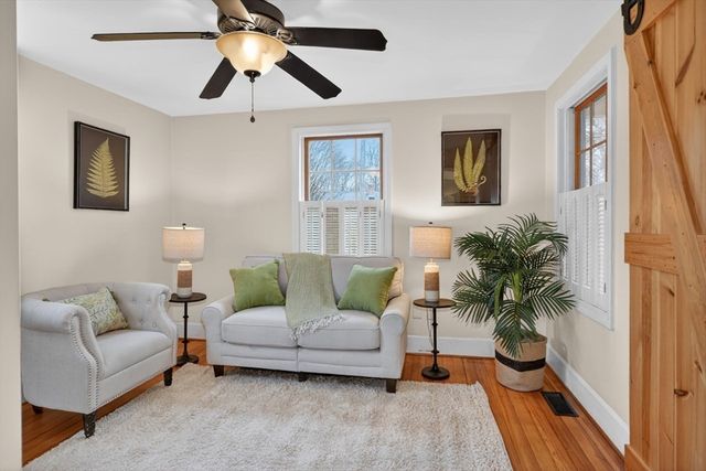 44 Baker St, Holliston, MA 01746