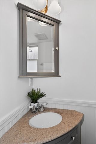 44 Baker St, Holliston, MA 01746