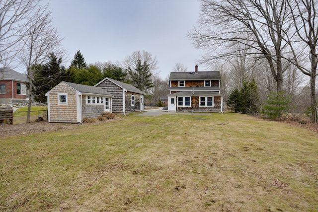 44 Baker St, Holliston, MA 01746