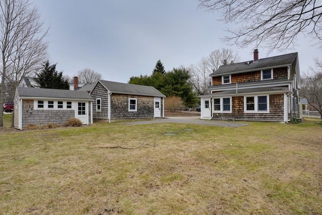 44 Baker St, Holliston, MA 01746
