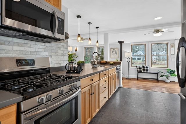 44 Baker St, Holliston, MA 01746