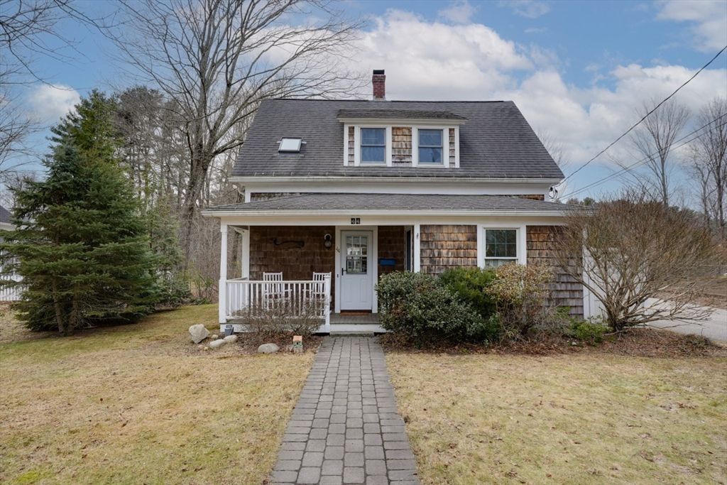44 Baker St, Holliston, MA 01746