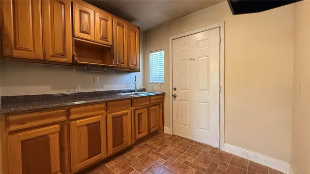 2644 Berryhill Drive, Fort Worth, TX 76105