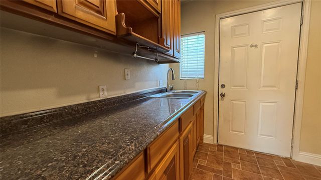 2644 Berryhill Drive, Fort Worth, TX 76105