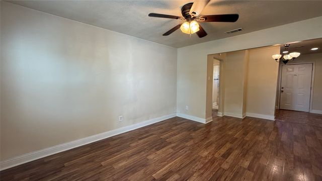 2644 Berryhill Drive, Fort Worth, TX 76105