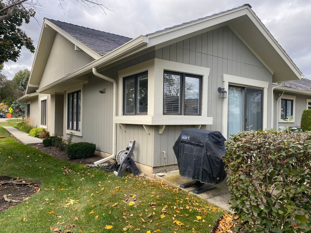 1427 James Court, Libertyville, IL 60048 — photo 2