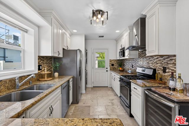 8617 Olin Street, Los Angeles, CA 90034