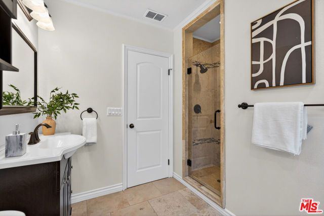 8617 Olin Street, Los Angeles, CA 90034