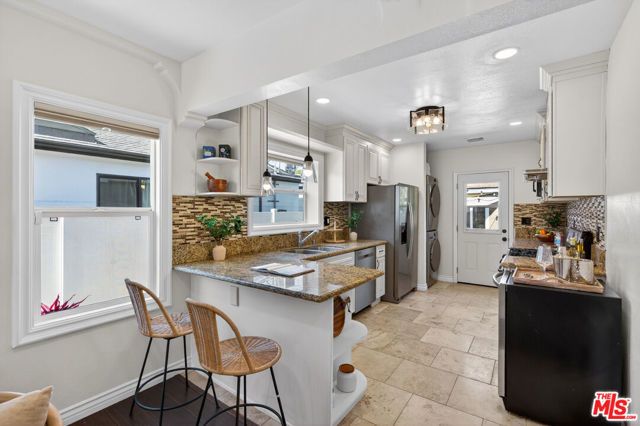 8617 Olin Street, Los Angeles, CA 90034