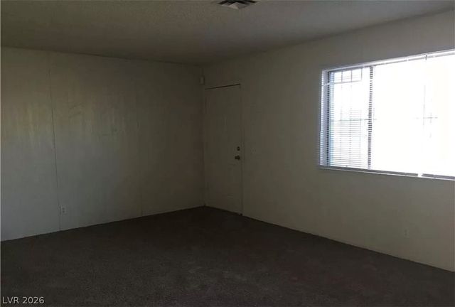 146 Greenbriar Townhouse Way, Las Vegas, NV 89121