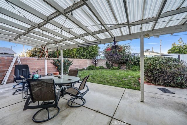 19831 Gresham, Northridge, CA 91324