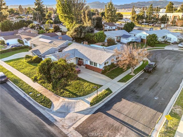 19831 Gresham, Northridge, CA 91324