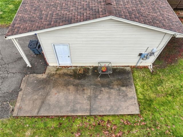 115 Briarcliff Dr, Chippewa Twp, PA 15010