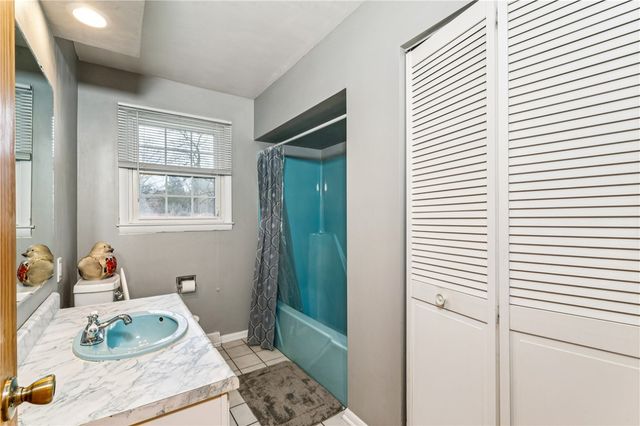 115 Briarcliff Dr, Chippewa Twp, PA 15010