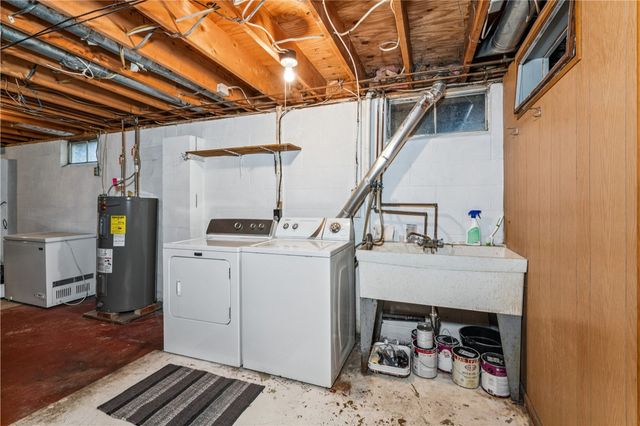 115 Briarcliff Dr, Chippewa Twp, PA 15010