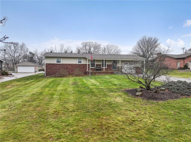 115 Briarcliff Dr, Chippewa Twp, PA 15010