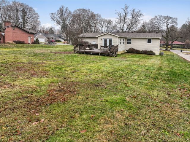 115 Briarcliff Dr, Chippewa Twp, PA 15010