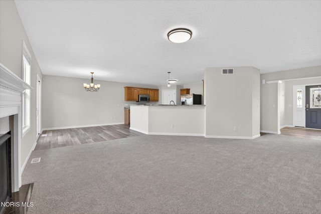 10781 Sun Trace Drive, Perrysburg, OH 43551