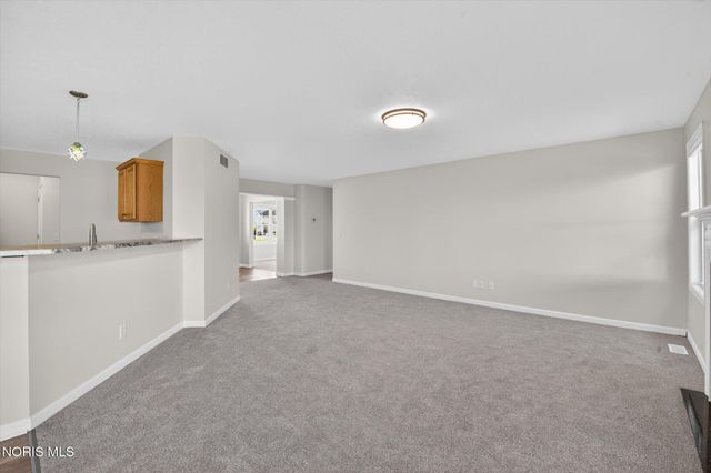 10781 Sun Trace Drive, Perrysburg, OH 43551