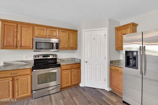 10781 Sun Trace Drive, Perrysburg, OH 43551