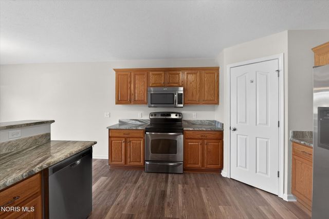 10781 Sun Trace Drive, Perrysburg, OH 43551