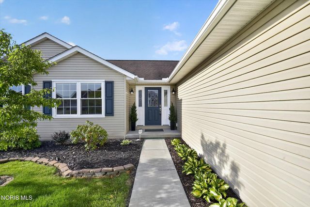 10781 Sun Trace Drive, Perrysburg, OH 43551