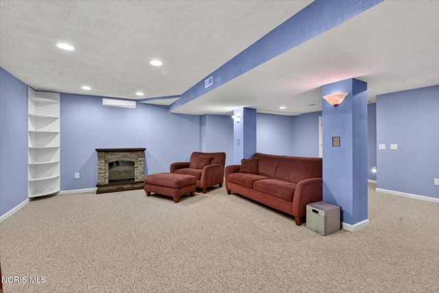 10781 Sun Trace Drive, Perrysburg, OH 43551