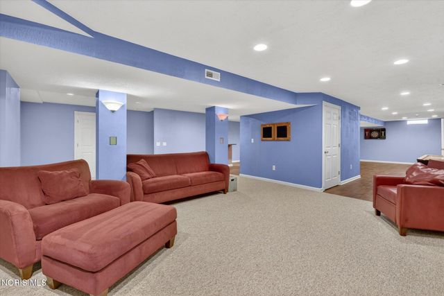 10781 Sun Trace Drive, Perrysburg, OH 43551