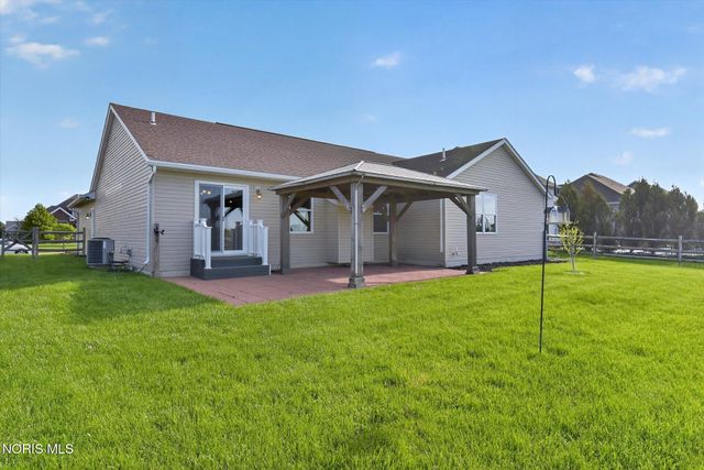 10781 Sun Trace Drive, Perrysburg, OH 43551