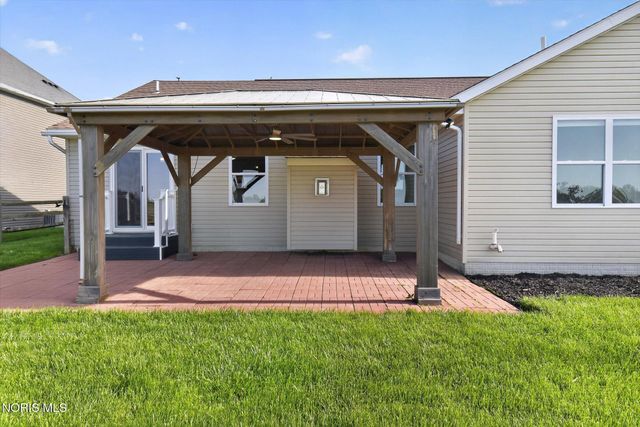 10781 Sun Trace Drive, Perrysburg, OH 43551
