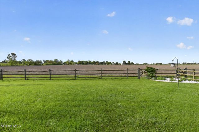 10781 Sun Trace Drive, Perrysburg, OH 43551