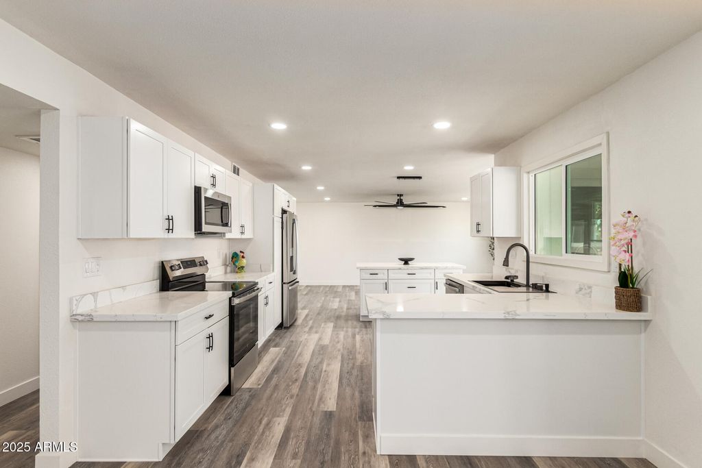 Image 12 of property listing at 18838 N CONQUISTADOR Drive, Sun City West, AZ 85375