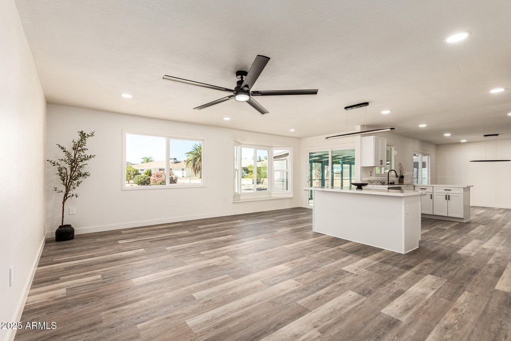 Image 16 of property listing at 18838 N CONQUISTADOR Drive, Sun City West, AZ 85375