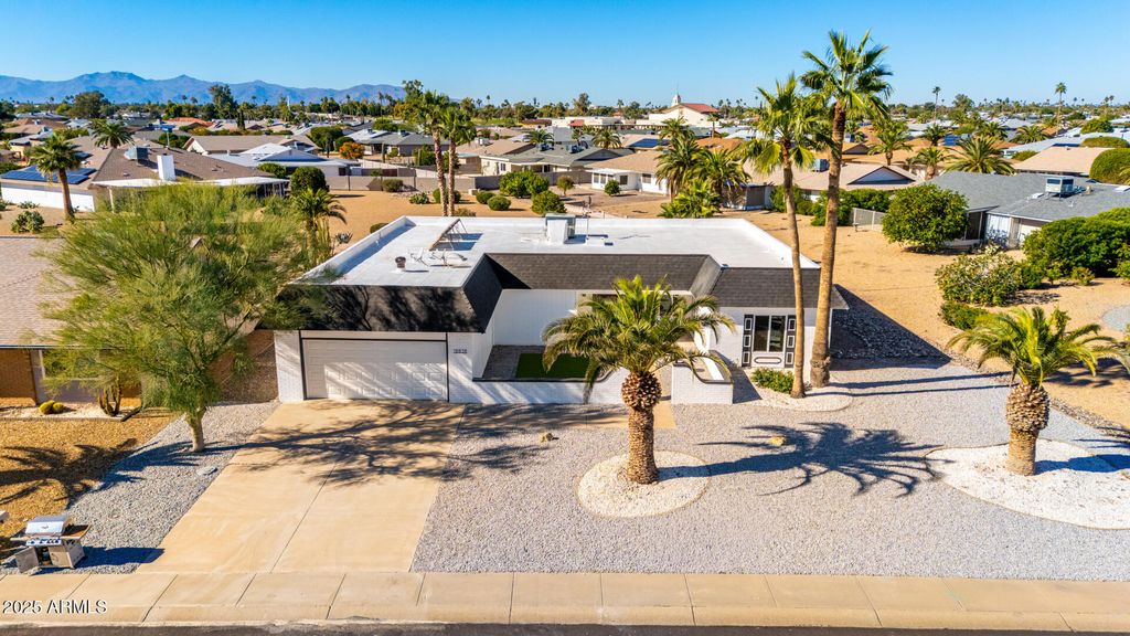 Image 4 of property listing at 18838 N CONQUISTADOR Drive, Sun City West, AZ 85375