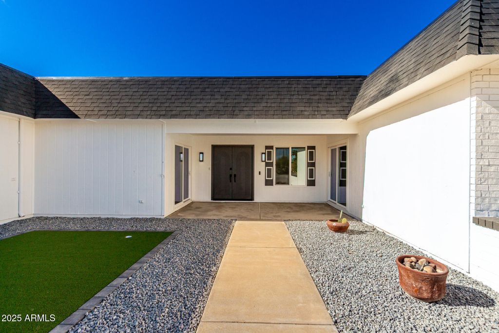 Image 7 of property listing at 18838 N CONQUISTADOR Drive, Sun City West, AZ 85375